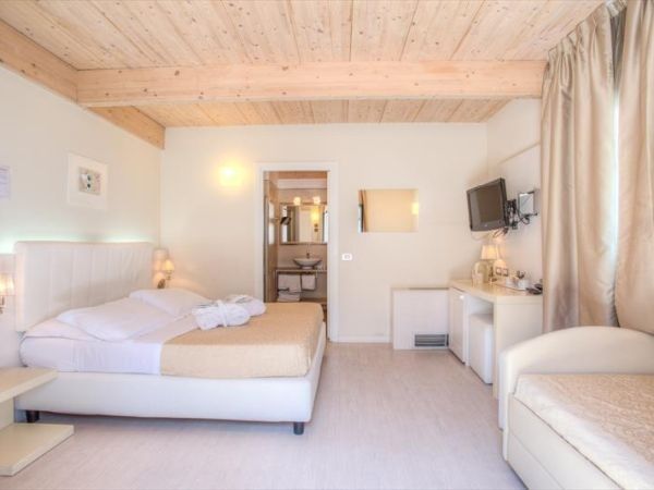 Ferretti Beach Hotel - foto 29509.jpg