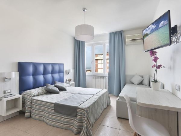 Hotel Nuovo Tirreno  - foto 32652.jpg