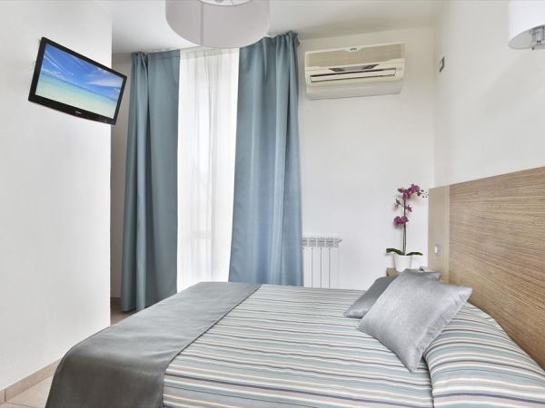 Hotel Nuovo Tirreno  - foto 32660.jpg