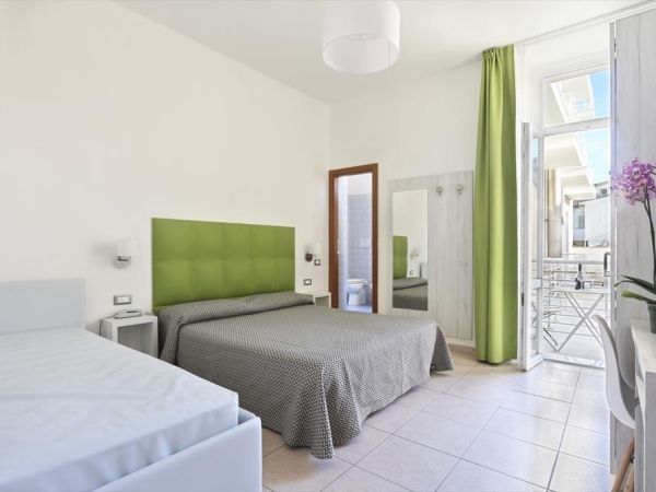 Hotel Nuovo Tirreno  - foto 32667.jpg