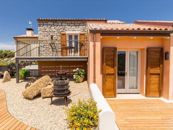 Tenuta Petra Bianca - Palau (OT)