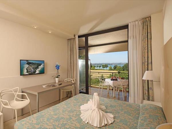 Hotel Holiday