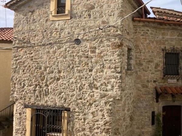 The tower of the missing suite - Sasso di Castalda (PZ)