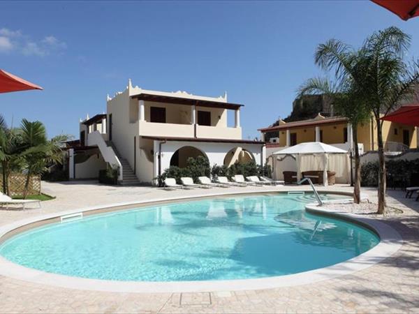 Family hotel Borgo Eolie
